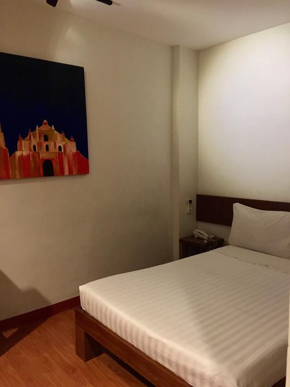Ilocos Rosewell Hotel Стая снимка