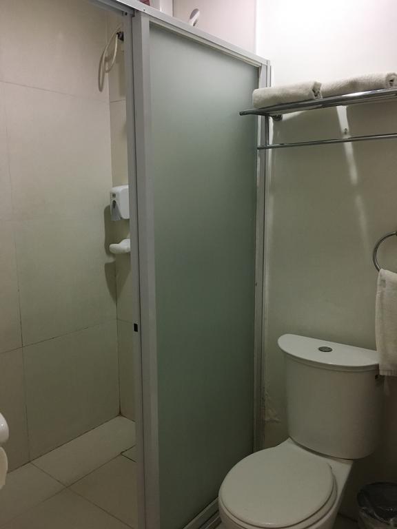 Ilocos Rosewell Hotel Стая снимка